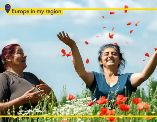 EU in my region två personer som ser glada ut i EU projekt
